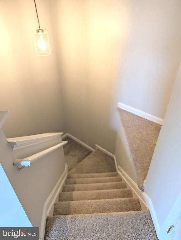 Image 41 of property listing at 2008 RIPLEY POINT CT, Odenton, MD 21113