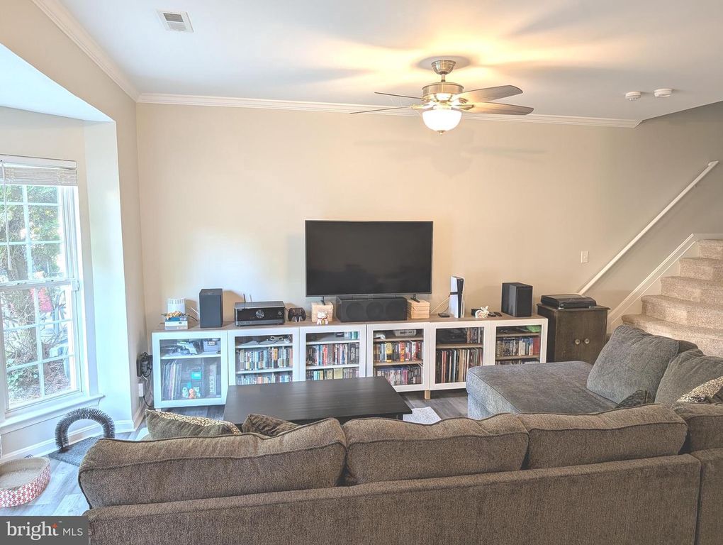 Image 6 of property listing at 2008 RIPLEY POINT CT, Odenton, MD 21113
