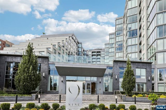 9 Ave At Port Imperial 513, West New York, NJ 07093
