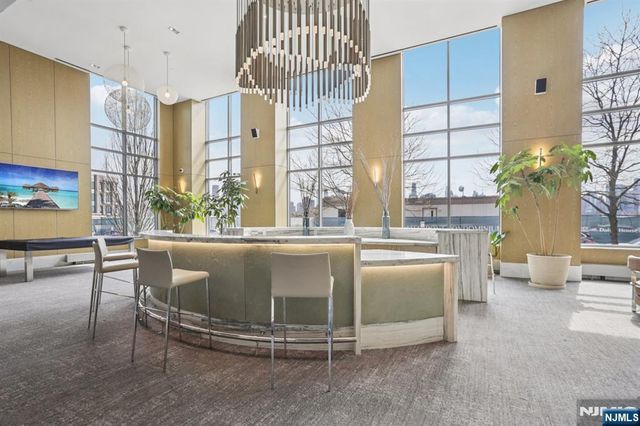 9 Ave At Port Imperial 513, West New York, NJ 07093