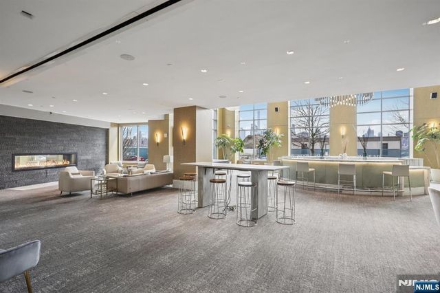 9 Ave At Port Imperial 513, West New York, NJ 07093