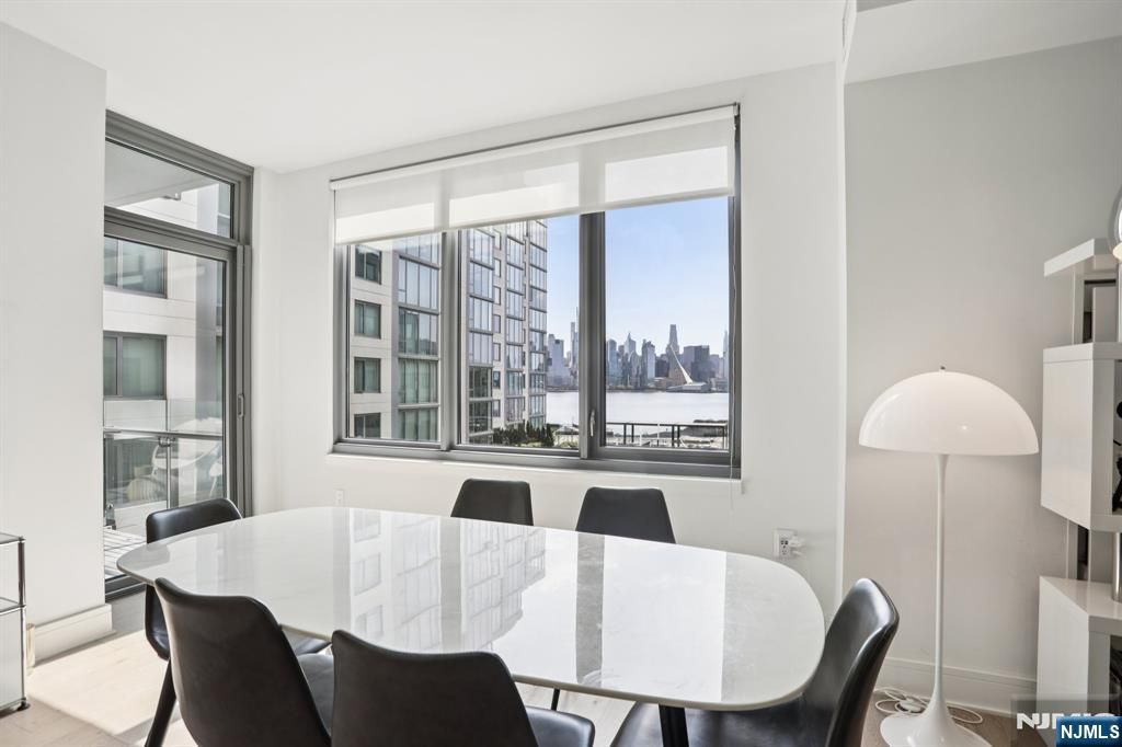 9 Ave At Port Imperial 513, West New York, NJ 07093