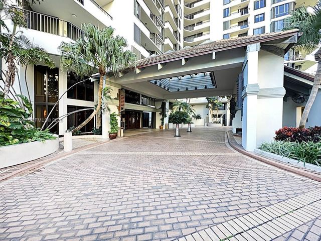 520 Brickell Key Drive A1217, Miami, FL 33131