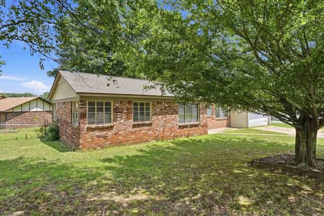 1303 Overview Drive, Jacksonville, AR 72076