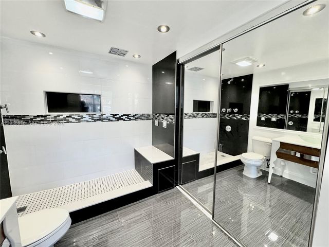 4581 W Mcnab Road 12, Pompano Beach, FL 33069