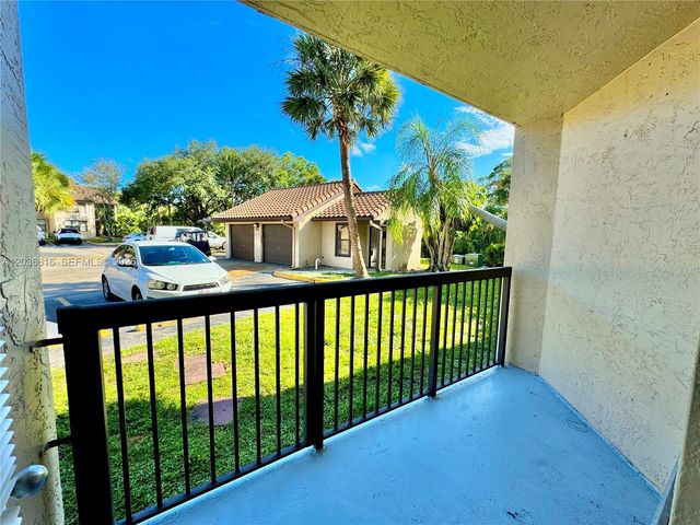 4581 W Mcnab Road 12, Pompano Beach, FL 33069