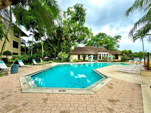 4581 W Mcnab Road 12, Pompano Beach, FL 33069