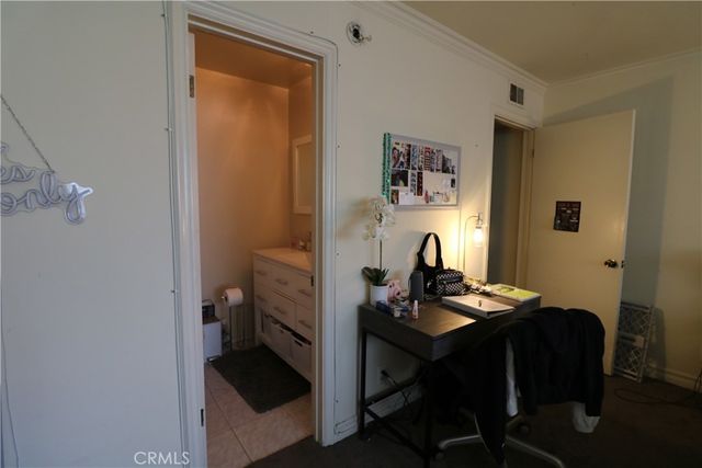 525 S Shelton 102, Burbank, CA 91506