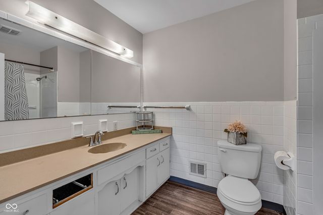 8238 E 11th Street, Indianapolis, IN 46219