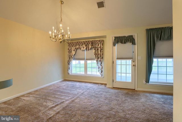 28 LONGWOOD DRIVE, Mechanicsburg, PA 17050