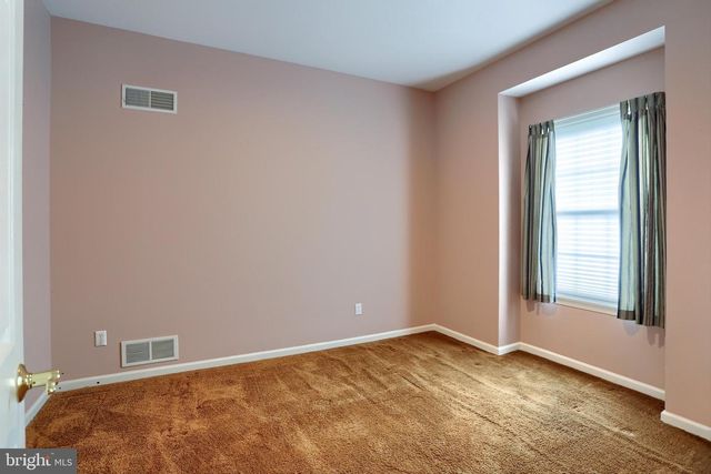 28 LONGWOOD DRIVE, Mechanicsburg, PA 17050