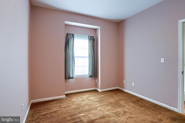 28 LONGWOOD DRIVE, Mechanicsburg, PA 17050