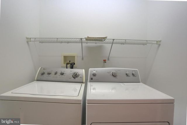 28 LONGWOOD DRIVE, Mechanicsburg, PA 17050