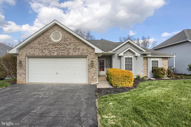 28 LONGWOOD DRIVE, Mechanicsburg, PA 17050