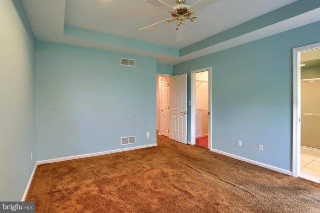 28 LONGWOOD DRIVE, Mechanicsburg, PA 17050