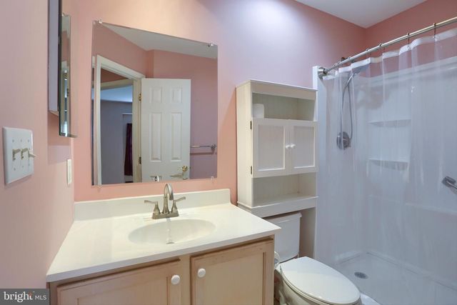 28 LONGWOOD DRIVE, Mechanicsburg, PA 17050