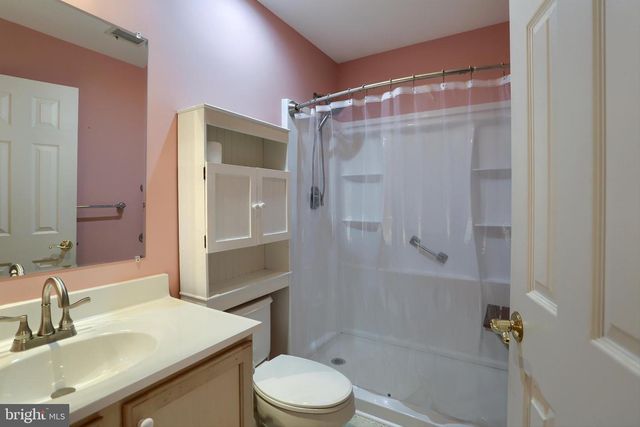 28 LONGWOOD DRIVE, Mechanicsburg, PA 17050