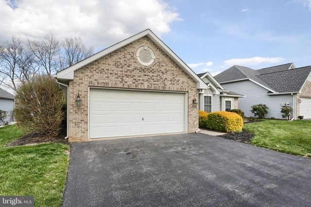 28 LONGWOOD DRIVE, Mechanicsburg, PA 17050