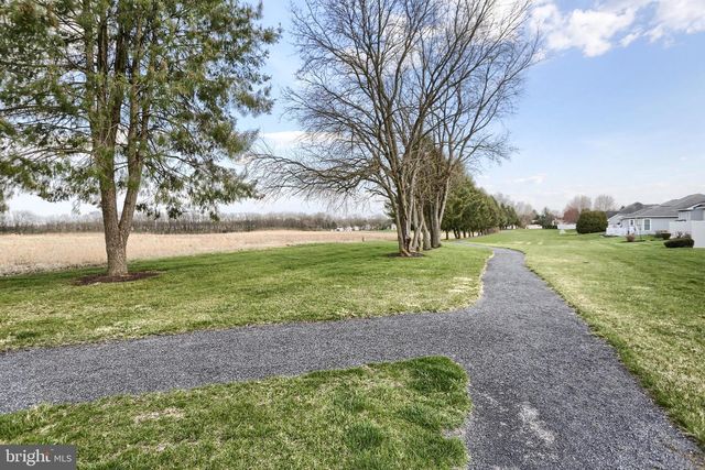 28 LONGWOOD DRIVE, Mechanicsburg, PA 17050