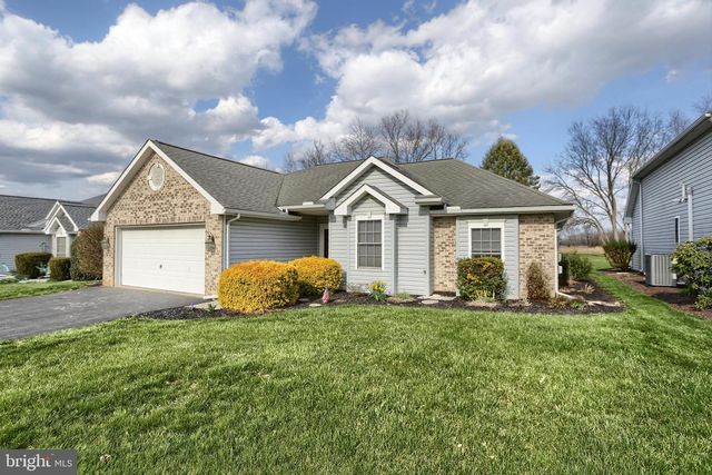 28 LONGWOOD DRIVE, Mechanicsburg, PA 17050
