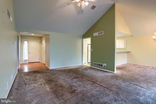 28 LONGWOOD DRIVE, Mechanicsburg, PA 17050