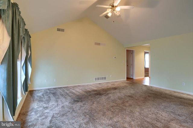 28 LONGWOOD DRIVE, Mechanicsburg, PA 17050