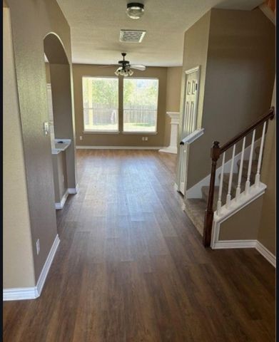 322 Lone Star BLVD, Hutto, TX 78634