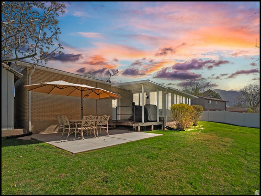 Image 2 of property listing at 1467 BROWN LN, Farmington, UT 84025