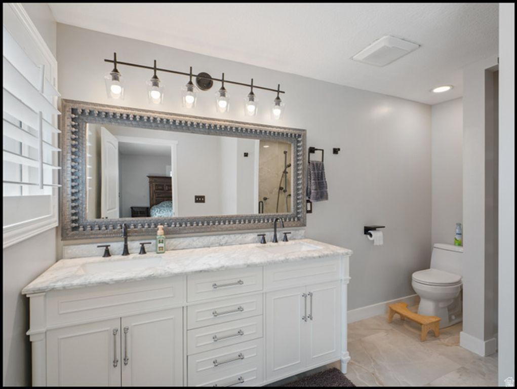 Image 11 of property listing at 1467 BROWN LN, Farmington, UT 84025