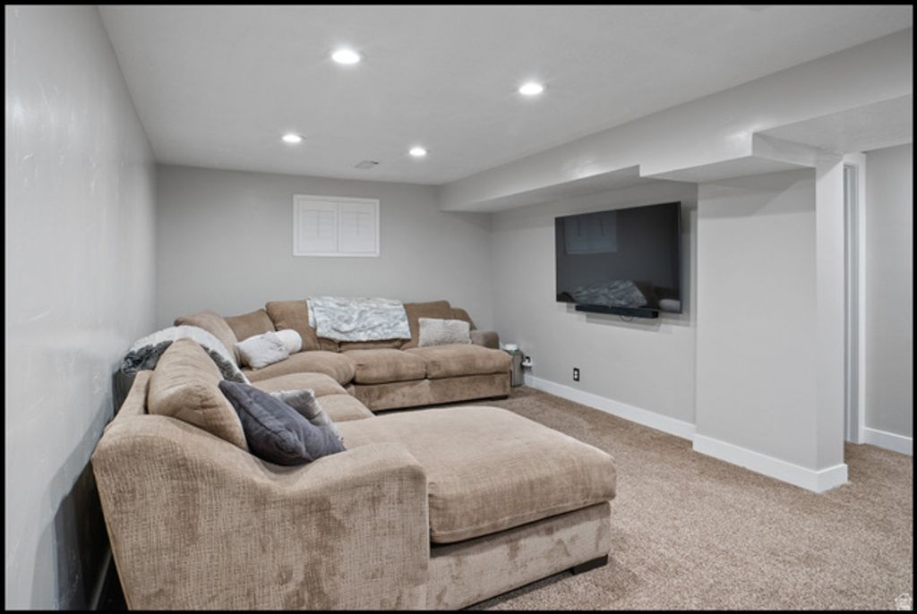 Image 16 of property listing at 1467 BROWN LN, Farmington, UT 84025