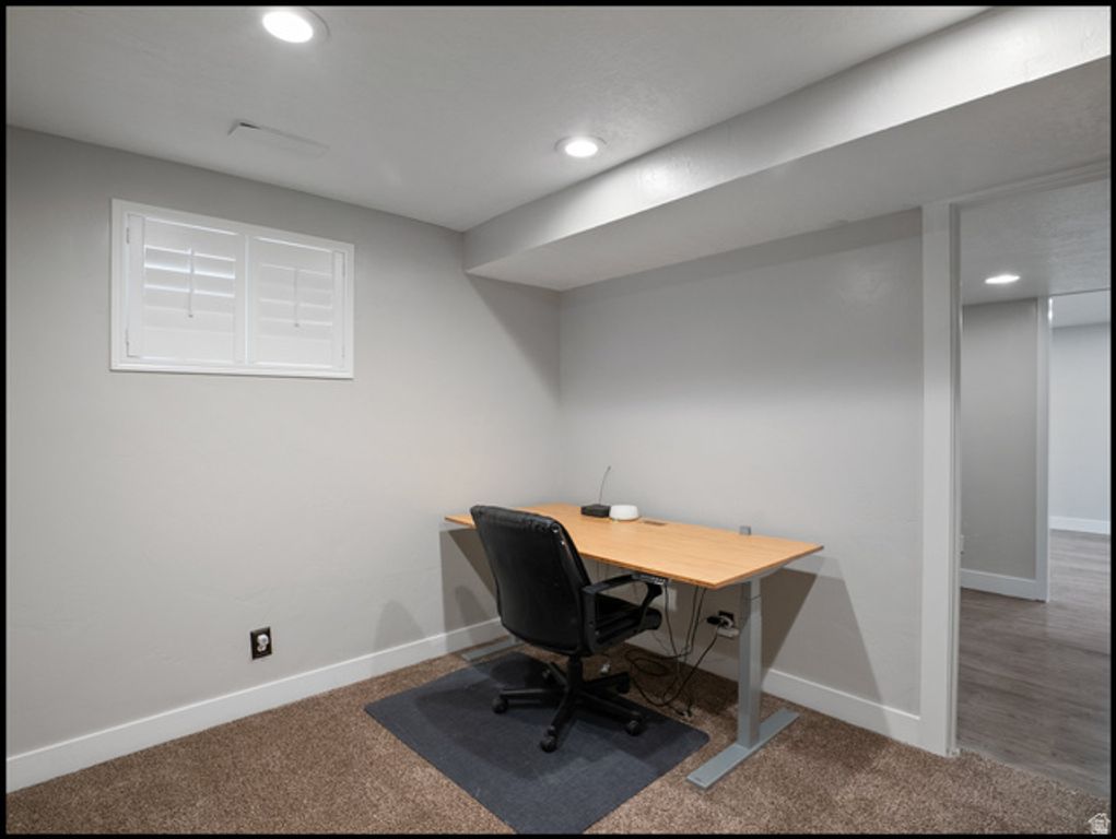 Image 17 of property listing at 1467 BROWN LN, Farmington, UT 84025