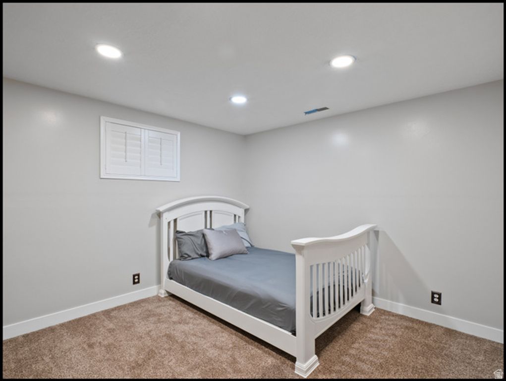 Image 19 of property listing at 1467 BROWN LN, Farmington, UT 84025