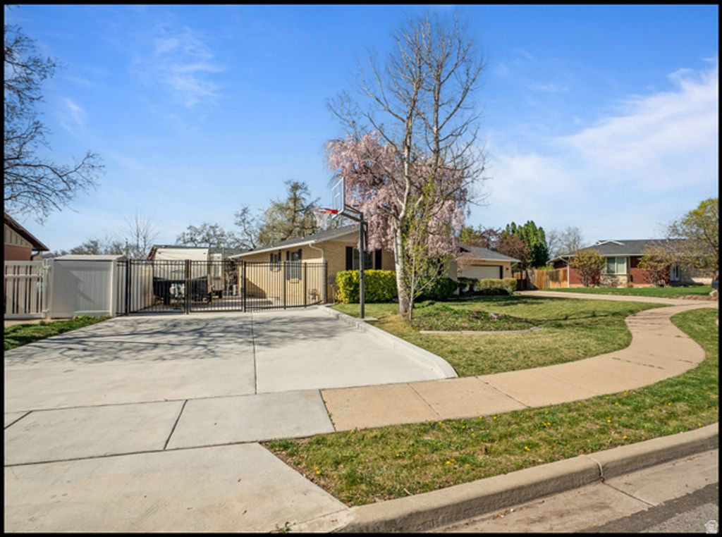 Image 23 of property listing at 1467 BROWN LN, Farmington, UT 84025