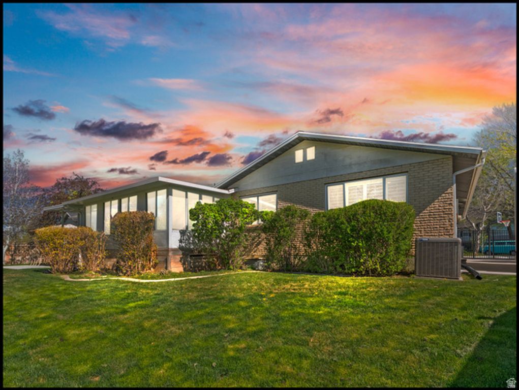 Image 25 of property listing at 1467 BROWN LN, Farmington, UT 84025