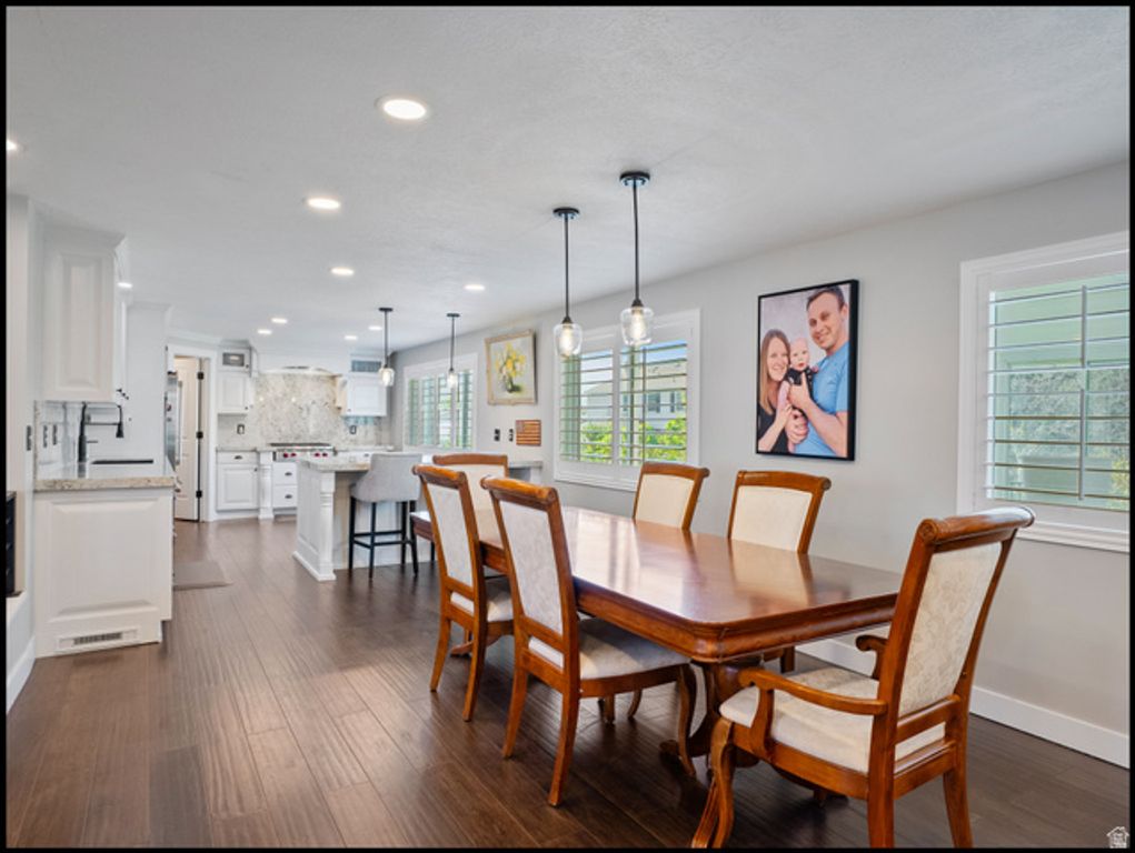 Image 5 of property listing at 1467 BROWN LN, Farmington, UT 84025