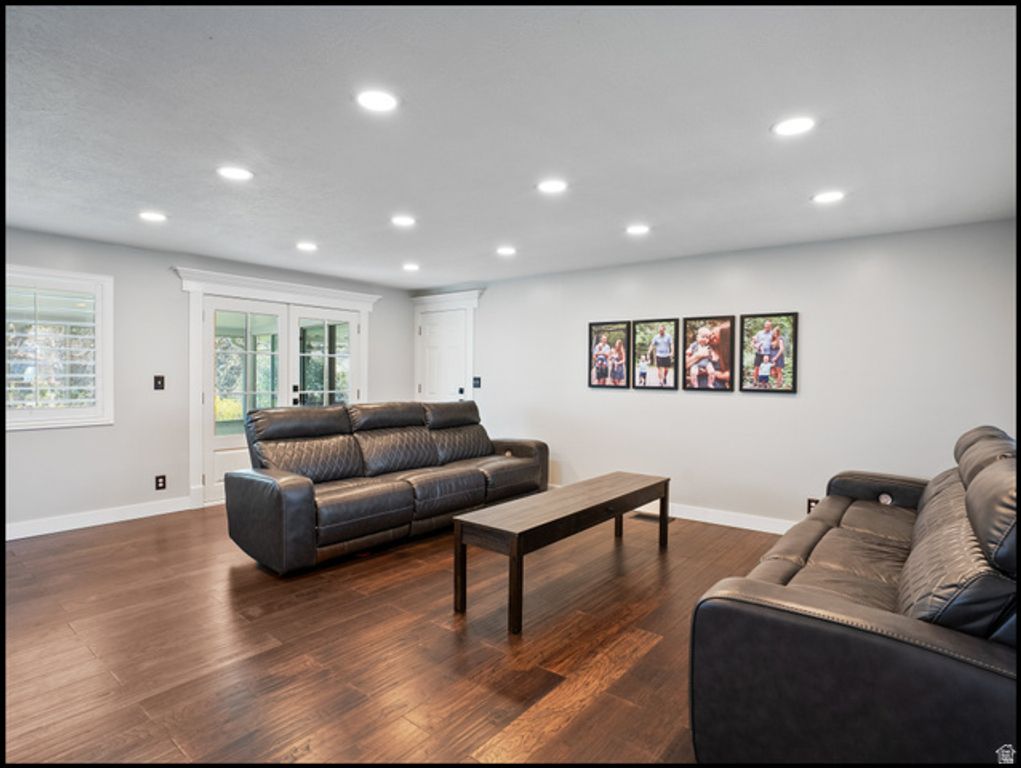 Image 7 of property listing at 1467 BROWN LN, Farmington, UT 84025