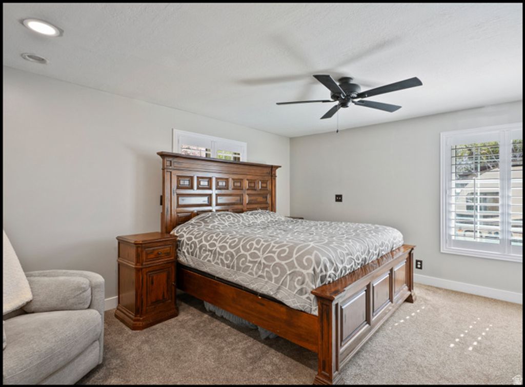 Image 9 of property listing at 1467 BROWN LN, Farmington, UT 84025