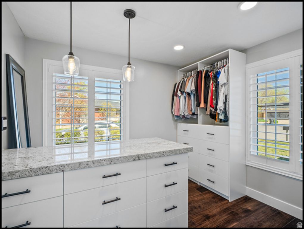 Image 10 of property listing at 1467 BROWN LN, Farmington, UT 84025