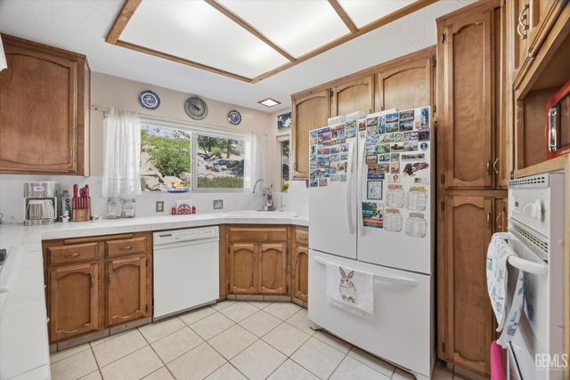 25981 Bear Valley Road, Tehachapi, CA 93561