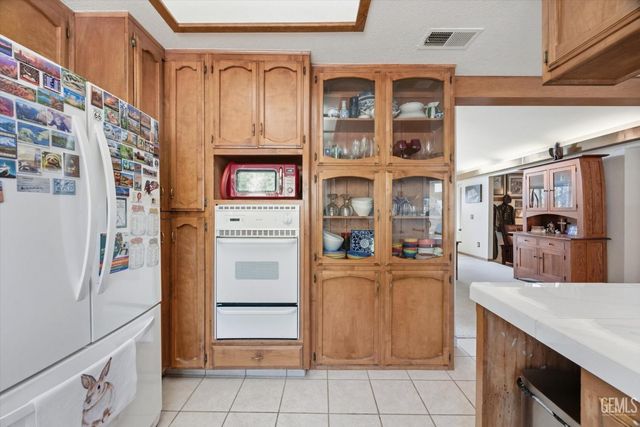 25981 Bear Valley Road, Tehachapi, CA 93561