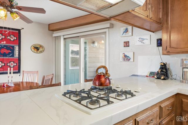 25981 Bear Valley Road, Tehachapi, CA 93561