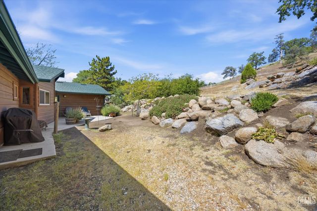 25981 Bear Valley Road, Tehachapi, CA 93561
