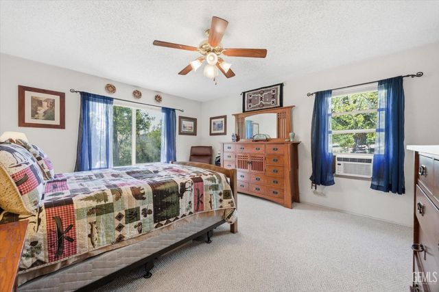 25981 Bear Valley Road, Tehachapi, CA 93561