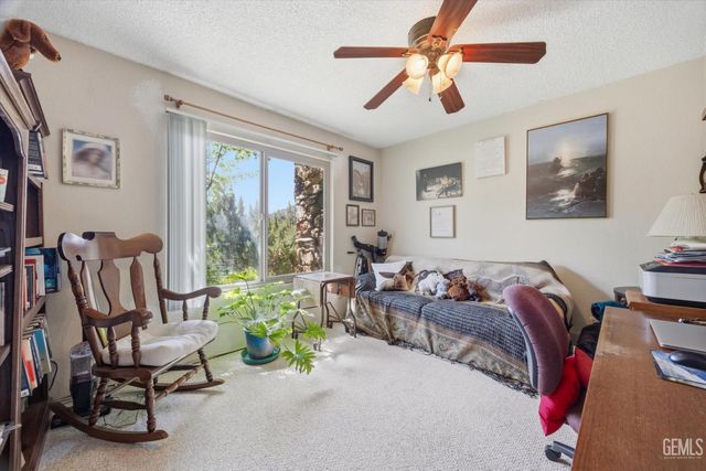 25981 Bear Valley Road, Tehachapi, CA 93561