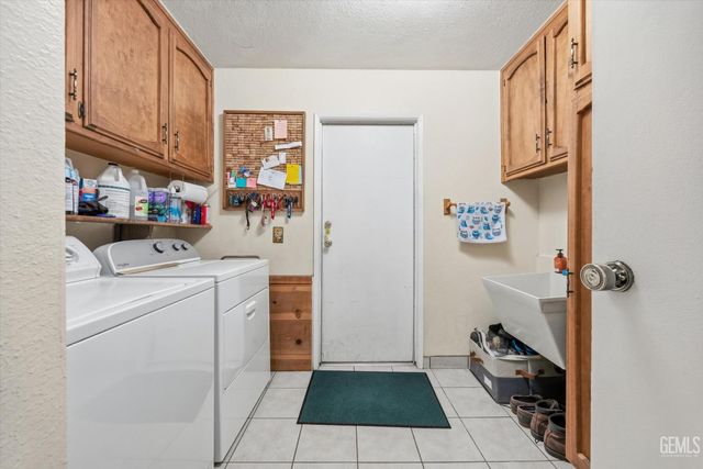 25981 Bear Valley Road, Tehachapi, CA 93561