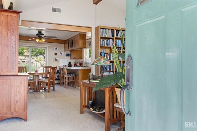 25981 Bear Valley Road, Tehachapi, CA 93561