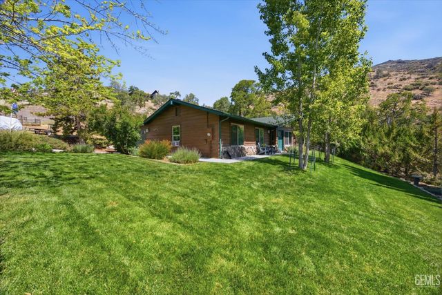 25981 Bear Valley Road, Tehachapi, CA 93561