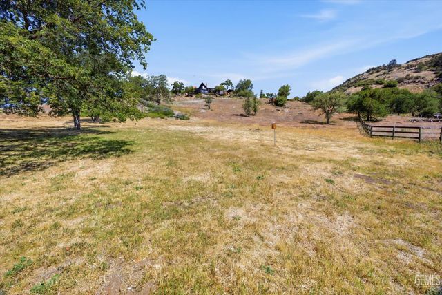 25981 Bear Valley Road, Tehachapi, CA 93561