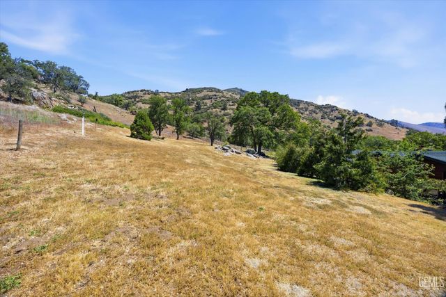 25981 Bear Valley Road, Tehachapi, CA 93561