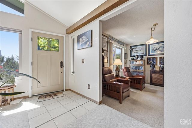 25981 Bear Valley Road, Tehachapi, CA 93561